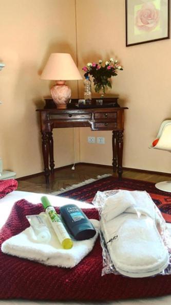 Bed and Breakfast Il Motto Di Tommy Castelveccana Exterior foto