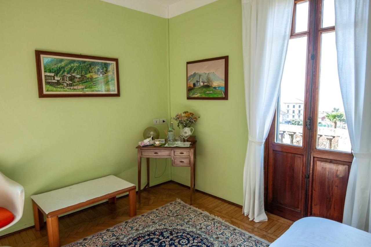 Bed and Breakfast Il Motto Di Tommy Castelveccana Exterior foto