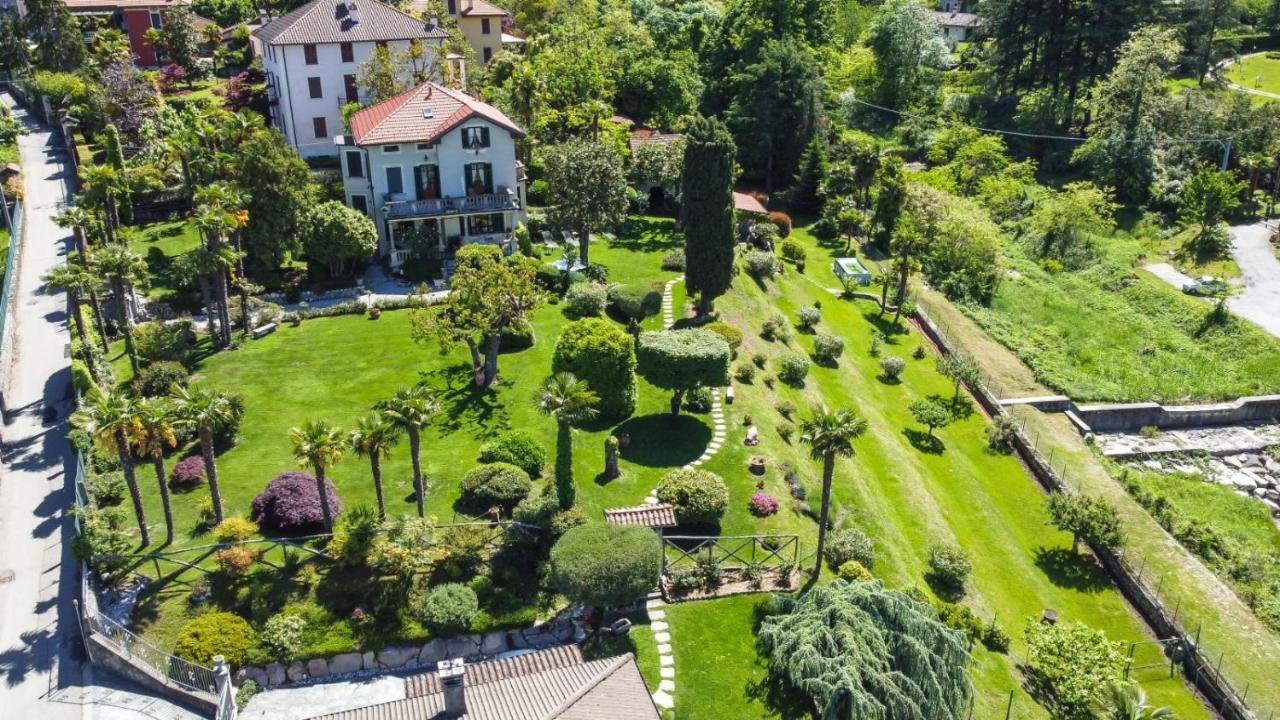 Bed and Breakfast Il Motto Di Tommy Castelveccana Exterior foto