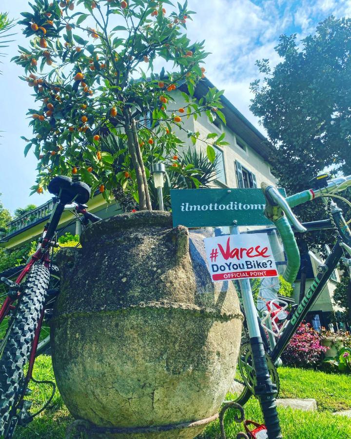Bed and Breakfast Il Motto Di Tommy Castelveccana Exterior foto